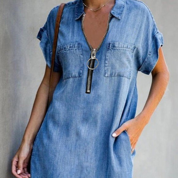Women´s slim-fit denim dress with collar zip